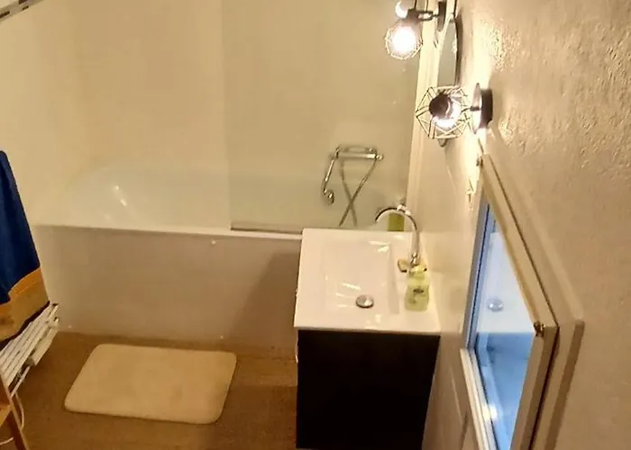 Maison Avec Piscine 펜션 Saint-Césaire-de-Gauzignan