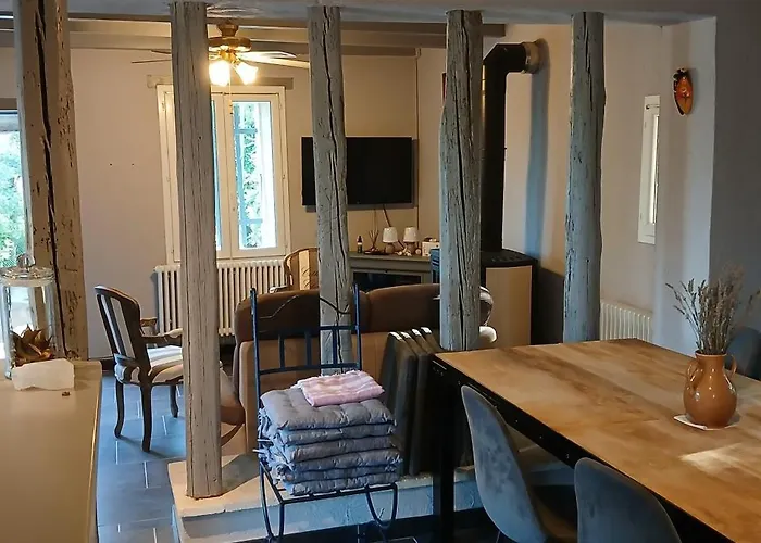 Maison Avec Piscine 펜션 Saint-Césaire-de-Gauzignan